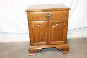 lot 52 image: Ethan Allen Vintage Wooden Nightstand with Drawer and Cabinet
