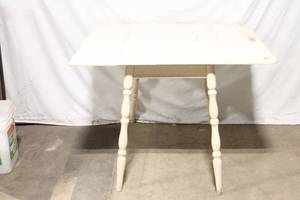 lot 55 image: Rustic Drop-Leaf Table with Turned Legs