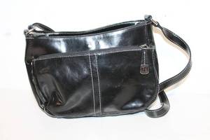 lot 91 image: Giani Bernini Black Faux Leather Crossbody Bag