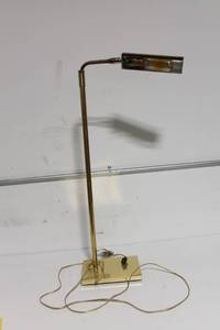lot 96 image: Vintage Brass Desk Lamp with Adjustable Arm