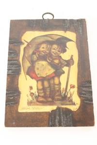 lot 154 image: Vintage Wall Hanging Plaque with Two Children Under Umbrella Artwork