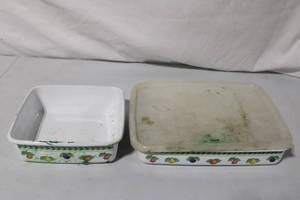 lot 164 image: Vintage Ceramic Bakeware Set with Fruit Design - 2 Pieces