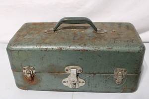 lot 179 image: Vintage Metal Craft Toolbox with Contents