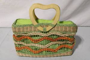 lot 194 image: Vintage Woven Handbag with Heart-Shaped Handle and Multi-Color Design