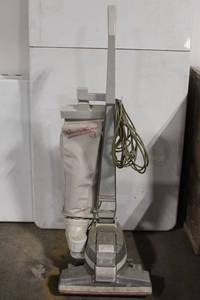 lot 200 image: Kirby Generation 3 Vacuum Cleaner