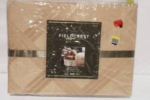 lot 240 image: Queen Duvet Cover by Fieldcrest - 100% Egyptian Cotton, 400 Thread Count