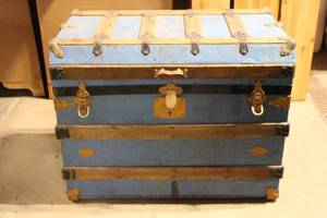 lot 271 image: Antique Blue Trunk with Decorative Interior and Brass Hardware