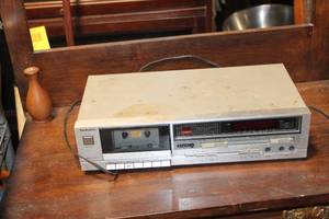 lot 272 image: Technics RS-B12 Stereo Cassette Deck with One Touch Recording