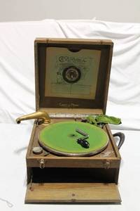 lot A-273 image: Antique Columbia Carry-a-Phone Phonograph Model from Davenport, Iowa