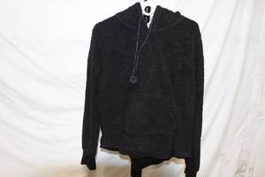 lot 288 image: Womens XL Black Fleece Pullover Hoodie with Pocket