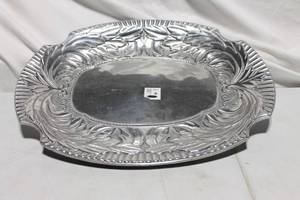 lot 297 image: Vintage Silver Plate Serving Tray with Decorative Leaf Design