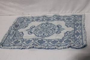 lot 306 image: Set of 2 Decorative Tapestry Table Runners