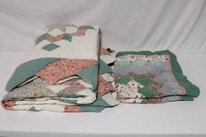 lot 308 image: Collection of 2 Vintage Handmade Quilts