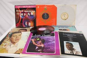 lot 321 image: Lot of Vintage Vinyl Records - Various Artists including Nat King Cole, Frank Sinatra, and More