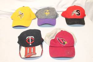 lot 327 image: Lot of 5 Various Sports Caps - NFL and Baseball Teams