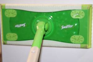 lot 364 image: Swiffer WetJet Mop with Green Base and Handle