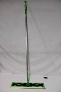 lot 365 image: Swiffer Sweeper with Extending Handle and Cleaning Pad