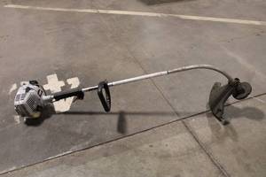 lot 366 image: Echo GT-200R Gas String TrimmerWeed Eater - Used