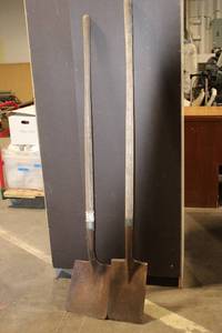 lot 367 image: Set of 2 Vintage Steel Spades with Wooden Handles