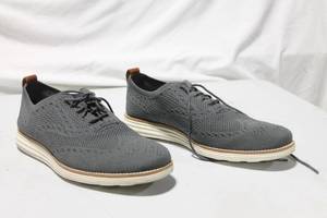 lot 382 image: Cole Haan Mens Grand OS Sneakers Size 9M - Gray Knit