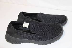 lot 386 image: Size 7.5 Black Slip-On Sneakers