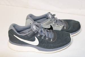 lot 388 image: Nike Mens Running Shoes Size 7.5 (US) in Gray and Black
