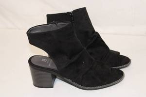 lot 390 image: White Mountain Womens Open-Toe Heeled Booties Size 7M