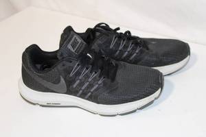 lot 393 image: Used Mens Nike Running Shoes Size 6.5