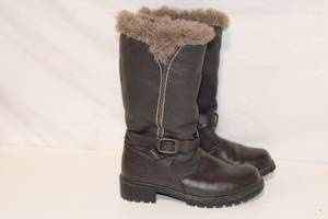 lot 398 image: Womens Size 7 Brown Faux Fur Lined Boots by Totes with Side Zipper