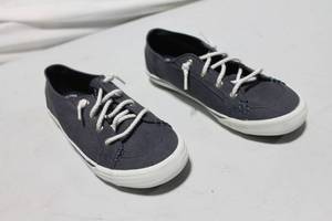 lot 401 image: Sperry Womens Canvas Sneakers - Size 6.5M