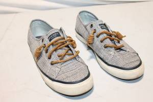 lot 403 image: Sperry Womens Size 7M Casual Canvas Sneakers - Gray and White