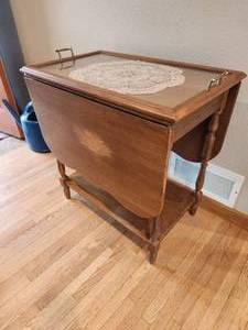 lot 26 image: Vintage Tea Table