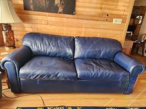 lot 5 image: Leather Sofa