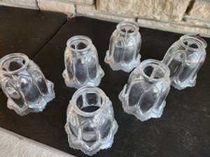 lot 85 image: Set of 6 Antique Style Shades