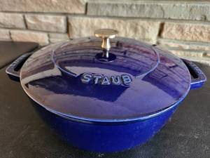 lot 92 image: Staub Dutch Oven