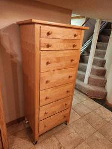 lot 102 image: Stanley Chest of Drawers
