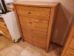 lot 103 image: Chest of Drawers