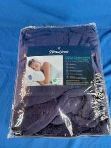 lot 189 image: Beautyrest Solid Heated Oversized Throw-Purple