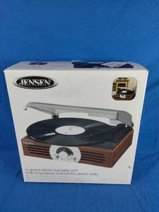 lot 209 image: Jensen 3-Speed Stereo Turntable with AMFM Radio