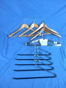lot 228 image: Hanger Lot