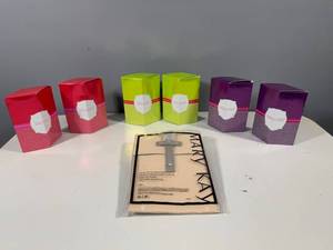 lot 14 image: Mary Kay Gift Sets Sugar & Spice, Berry & Cream, Apple & Pear  City Modern Bag