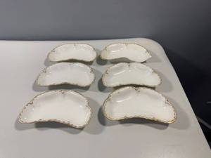lot 31 image: Set of 6 Haviland Limoges France Porcelain Dishes