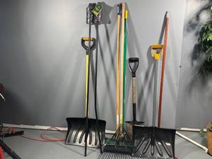 lot 48 image: Lot of 8 Various Garden and Snow Tools Including Rake, Spade, Tiki Torches and Snow Shovels