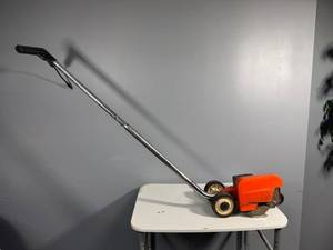 lot 64 image: Village Blacksmith Electric Edger Trimmer Model 910T10 with Double Insulation