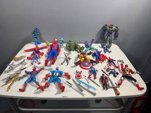 lot 66 image: Large Collection of Marvel Action Figures and Accessories