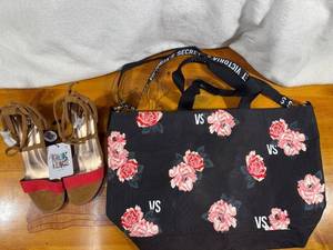 lot 73 image: Victorias Secret Floral Tote Bag and Size 10 Womens Muk Luks Sandals
