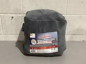 lot 495 image: Sunbeam King Blanket Poseidon Microplush Electric Heated Blanket with Controller 90 x 100