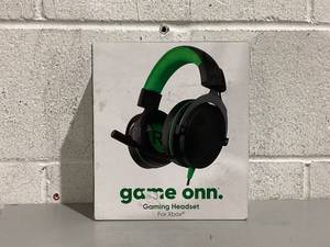 lot 506 image: onn. Xbox Wired Video Game Headset with 3.5mm Connector, Flip-to-Mute Mic, Cooling Gel Earpads and 50mm Speakers - Black and Green