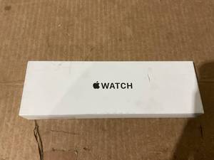 lot 15 image: Apple Watch SE (2nd Gen) GPS 40mm Smartwatch with Midnight Aluminium Case MXE73LLA