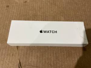 lot 16 image: Apple Watch SE (2nd Gen) GPS 40mm Smartwatch with Starlight Aluminium Case MXEF3LLA